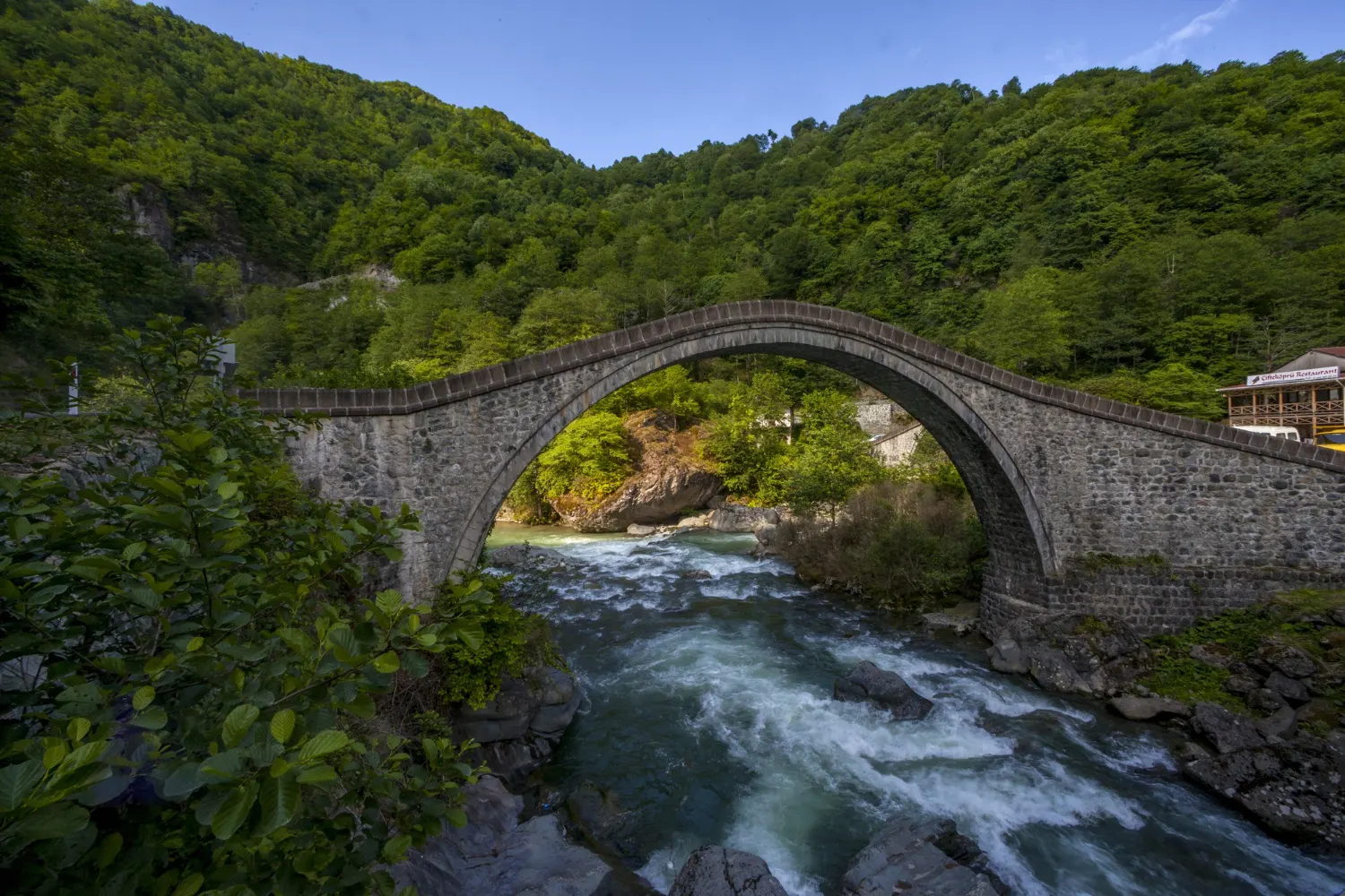 Turist în România? Joacă online fără griji
